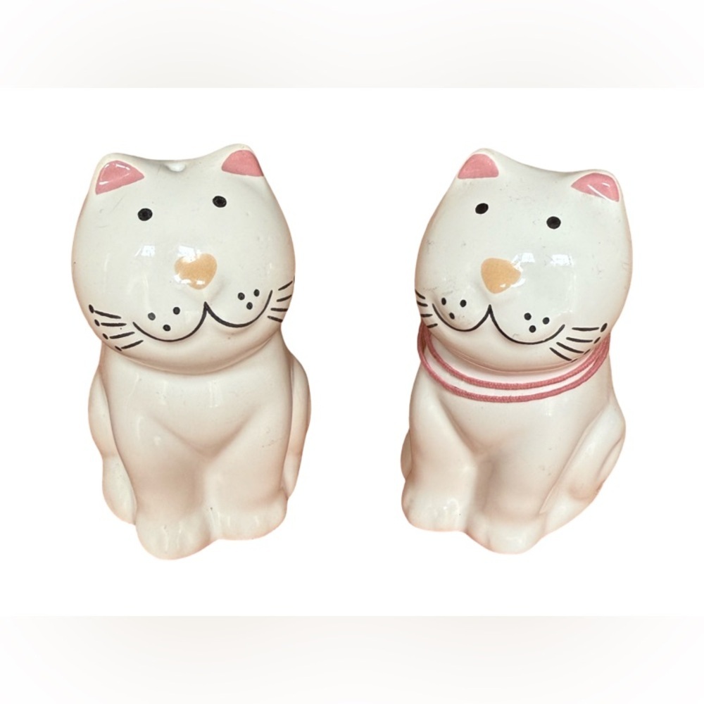 Vintage 1980’s Ceramic Cat Salt and Pepper Shakers